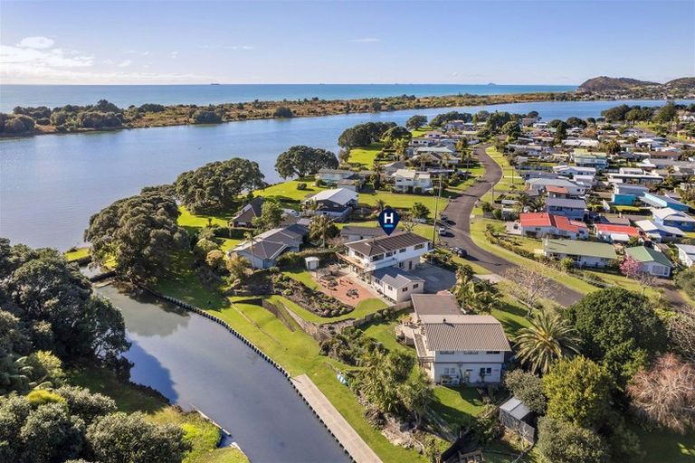 Photo of property in 46 Roretana Drive, Athenree, Katikati, 3177