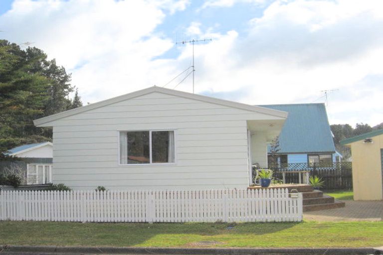 Photo of property in 116a Mckellar Place, Whangamata, 3620