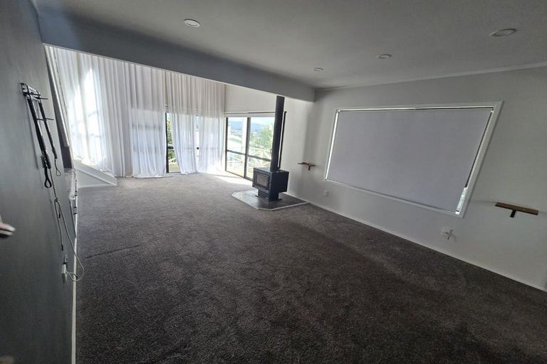 Photo of property in 21 Sungrove Rise, Sunnyvale, Auckland, 0612