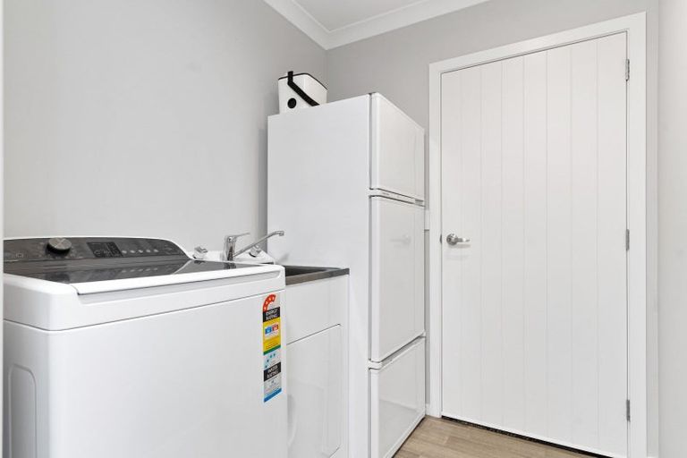 Photo of property in 13 Feist Street, Carterton, 5713