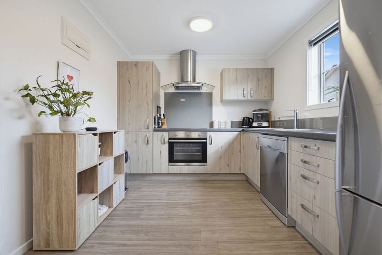 Photo of property in 27 Chiefs Court, Hamilton East, Hamilton, 3216
