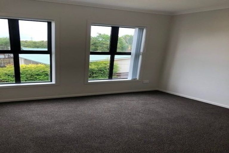 Photo of property in 2/9 Marlene Avenue, Te Atatu South, Auckland, 0610