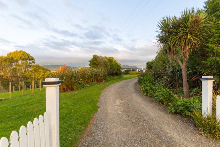 Photo of property in 122 Pahiatua Aokautere Road, Aokautere, Palmerston North, 4471