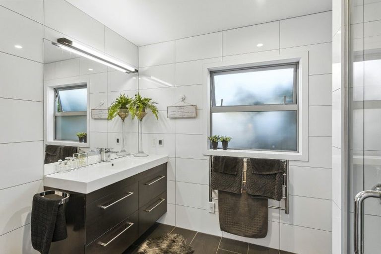 Photo of property in 22 Taranui Way, Paraparaumu Beach, Paraparaumu, 5032