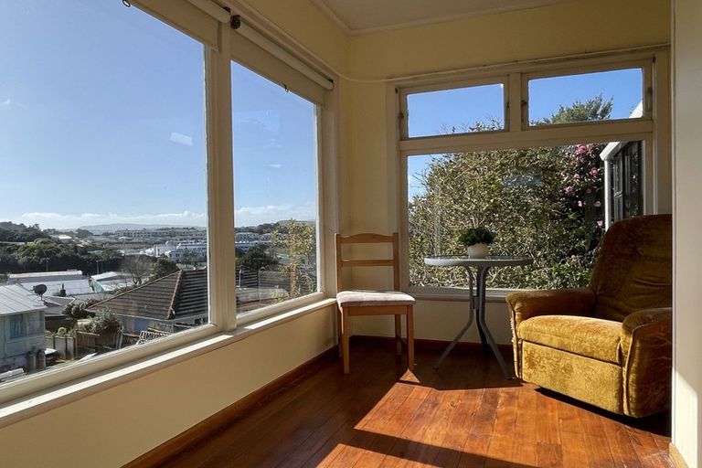 Photo of property in 3 Roberts Street, Tawa, Wellington, 5028