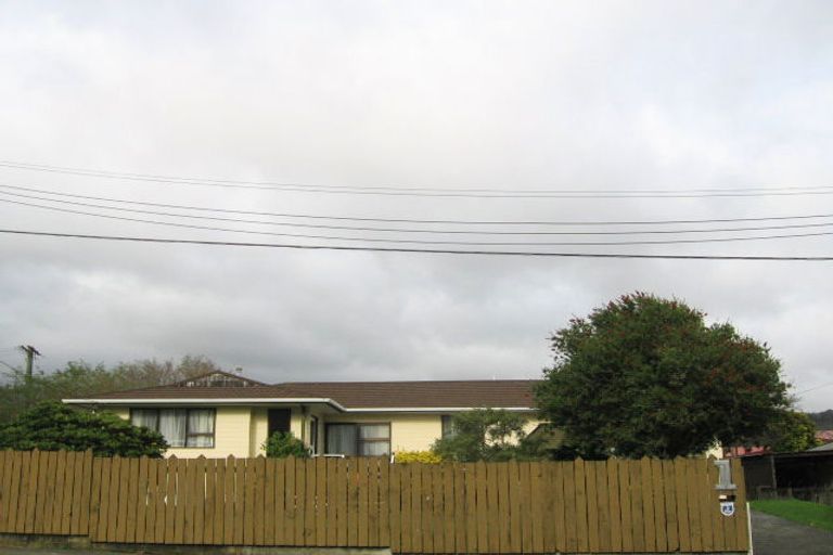 Photo of property in 1 Richard Grove, Stokes Valley, Lower Hutt, 5019