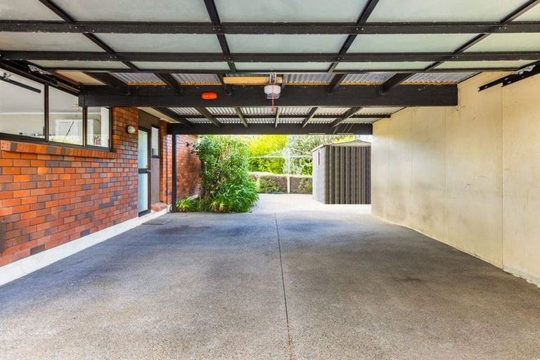 Photo of property in 10 Elrita Place, Conifer Grove, Takanini, 2112