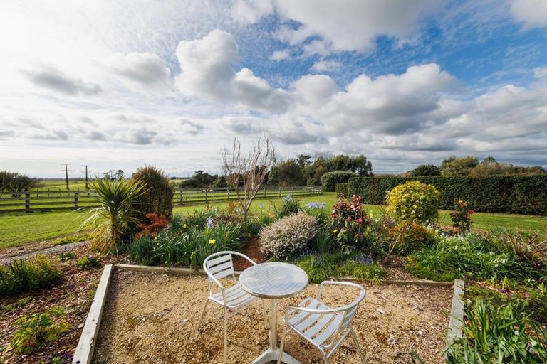 Photo of property in 86 Currins Road, Linton, Palmerston North, 4472