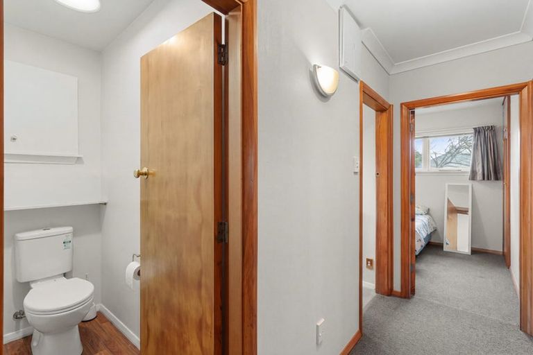 Photo of property in 33 Acacia Avenue, Upper Riccarton, Christchurch, 8041