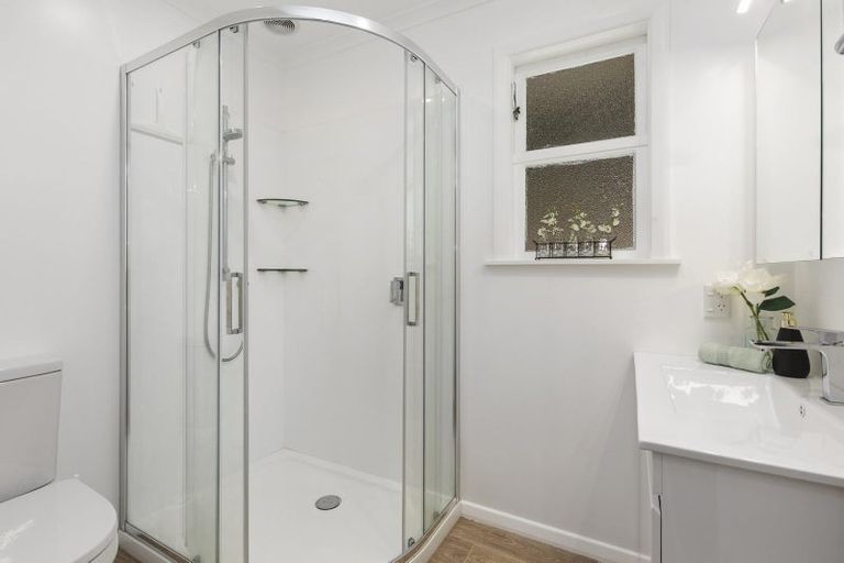 Photo of property in 129 Wainuiomata Road, Wainuiomata, Lower Hutt, 5014