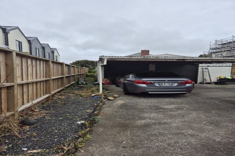 Photo of property in 48 Taikata Road, Te Atatu Peninsula, Auckland, 0610