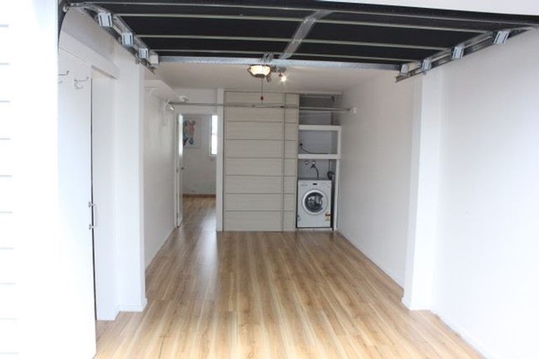 Photo of property in 8/10 Ruru Street, Eden Terrace, Auckland, 1021