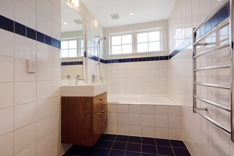 Photo of property in 16 Burnell Avenue, Thorndon, Wellington, 6011