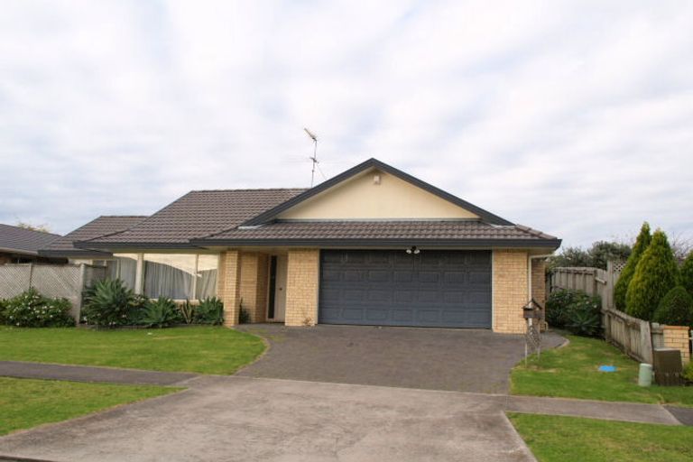 Photo of property in 2/3 Aspatria Place, Northpark, Auckland, 2013