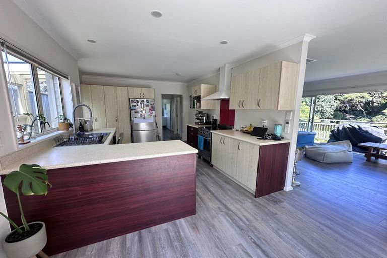 Photo of property in 2 Corlett Road, Plimmerton, Porirua, 5026