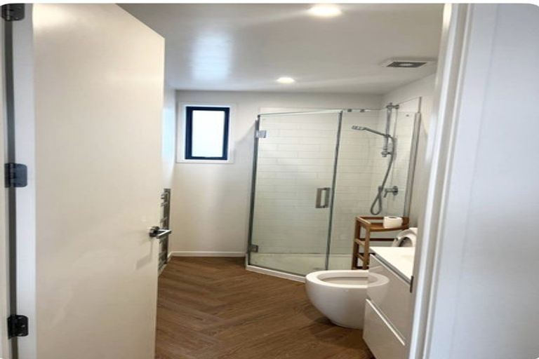 Photo of property in 1/11 Lewis Road, Pakuranga, Auckland, 2010