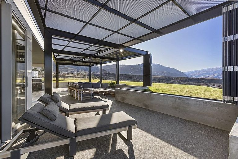 Photo of property in 102 Hall Road, Bannockburn, Cromwell, 9384