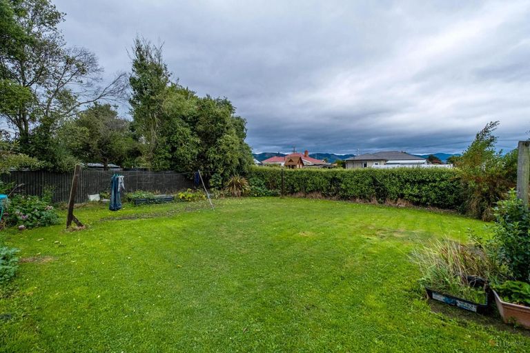 Photo of property in 35 Leonard Street, Waimate, 7924