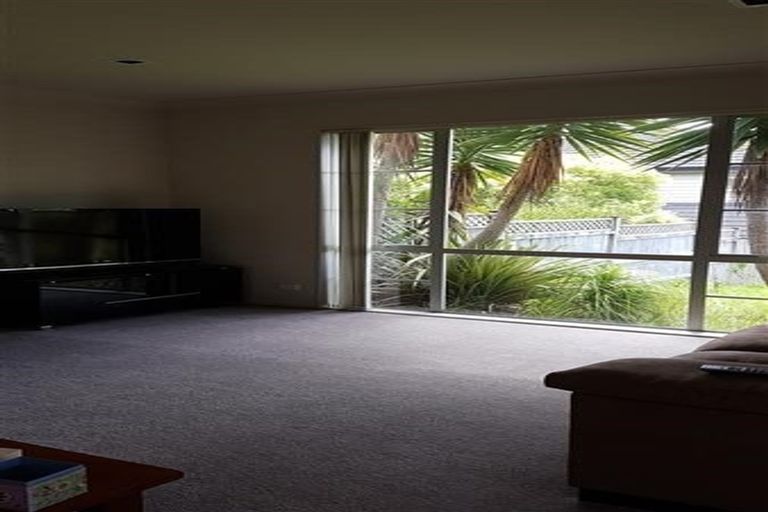 Photo of property in 15 Oak View Terrace, Schnapper Rock, Auckland, 0632