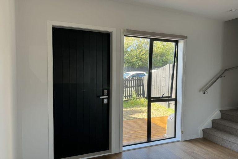 Photo of property in 1a Benchmark Drive, Massey, Auckland, 0614