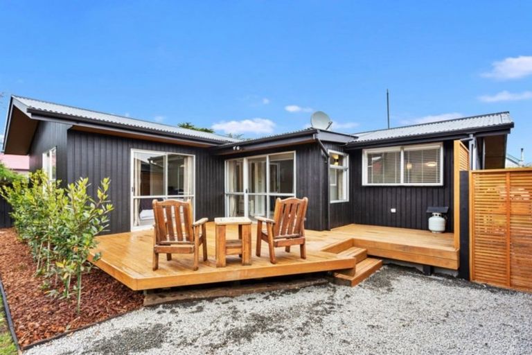 Photo of property in 4 Swindells Road, Waikuku Beach, 7473