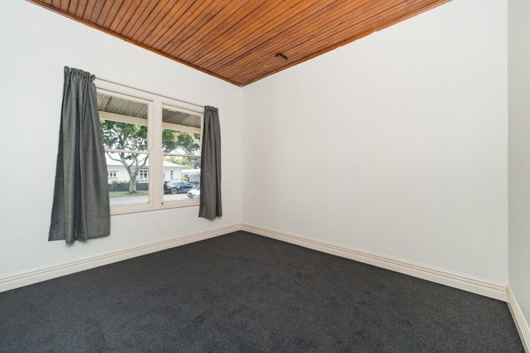 Photo of property in 35 Ada Street, Hokowhitu, Palmerston North, 4410