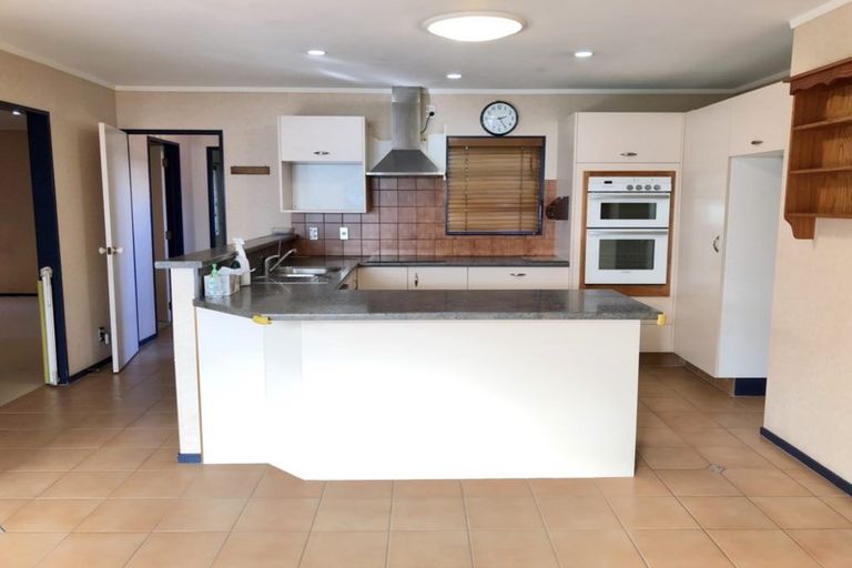 Photo of property in 6 Bass Street, West Harbour, Auckland, 0618