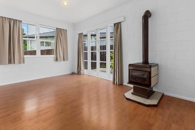 Photo of property in 28 Angelo Avenue, Howick, Auckland, 2014