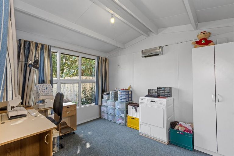 Photo of property in 42 Bevington Street, Avonhead, Christchurch, 8042
