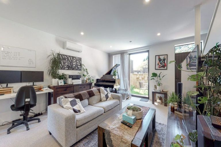 Photo of property in 31 Rua Kai Way, Brooklyn, Wellington, 6021