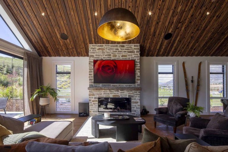 Photo of property in 6 Kahiwi Drive, Lower Shotover, 9304