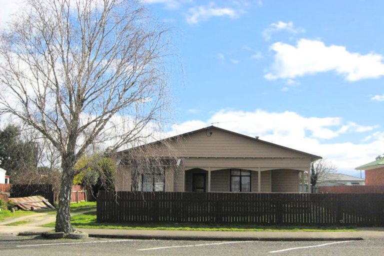 Photo of property in 53 Charlotte Street, Takapau, 4203