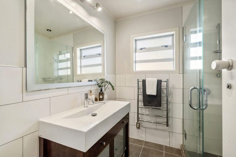 Photo of property in 1/32 Prospect Terrace, Milford, Auckland, 0620