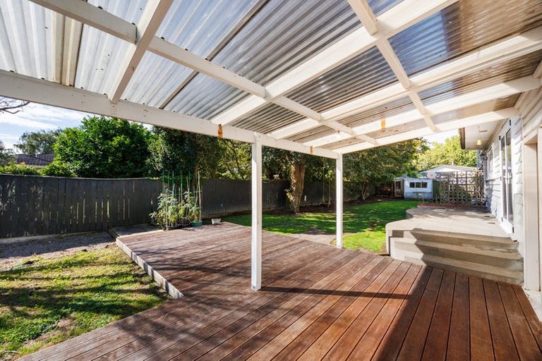 Photo of property in 27 Saint Albans Avenue, Hokowhitu, Palmerston North, 4410