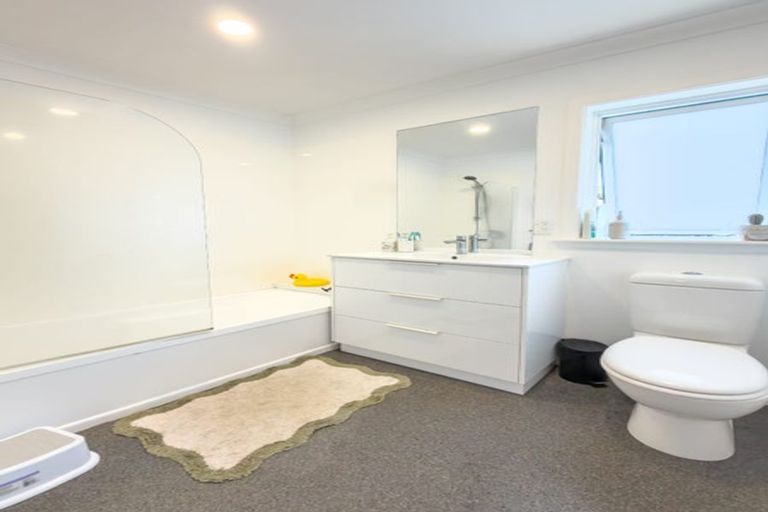 Photo of property in 75 Clifford Road, Johnsonville, Wellington, 6037