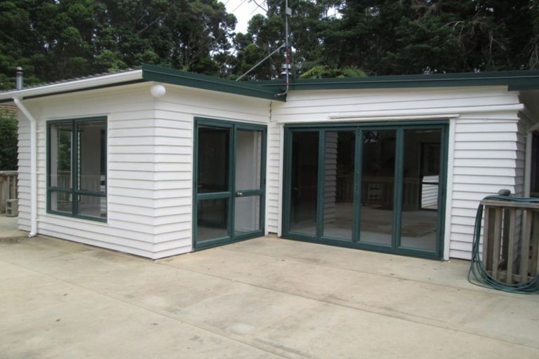 Photo of property in 223 Woodlands Park Road, Titirangi, Auckland, 0604