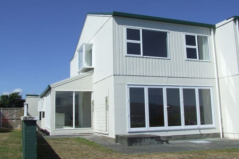 Photo of property in 115 Akaroa Drive, Maupuia, Wellington, 6022