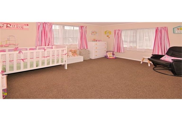 Photo of property in 74 Cortina Avenue, Johnsonville, Wellington, 6037