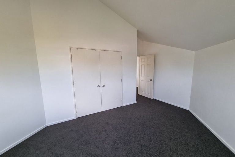 Photo of property in 1/909 Beach Road, Waiake, Auckland, 0630