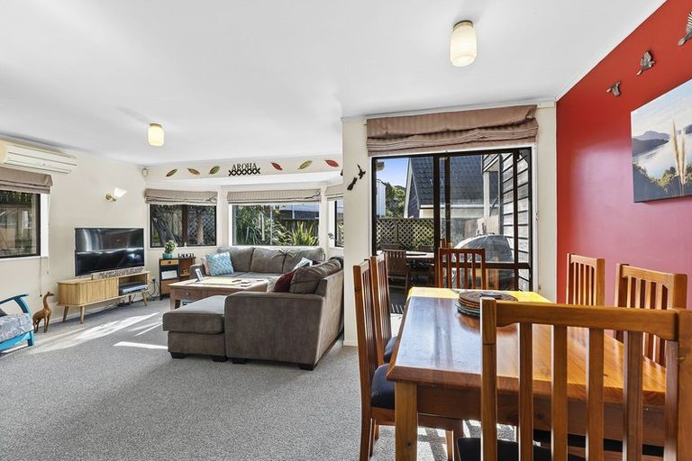 Photo of property in 50a Kaikoura Street, Maupuia, Wellington, 6022