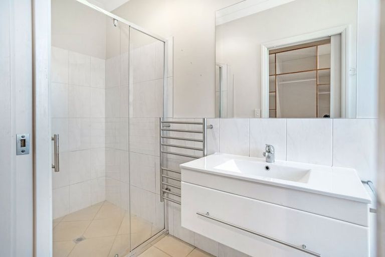 Photo of property in 10 Ringwood Place, Whitianga, 3510