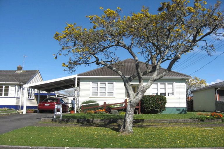 Photo of property in 2 Kaimata Street, Brooklands, New Plymouth, 4310