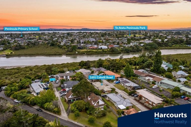 Photo of property in 169j Colwill Road, Massey, Auckland, 0614