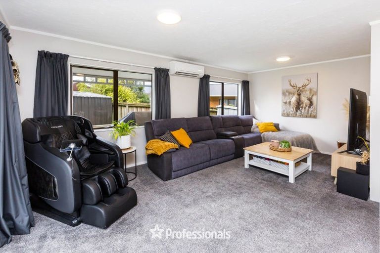Photo of property in 5 Tulsa Grove, Totara Park, Upper Hutt, 5018