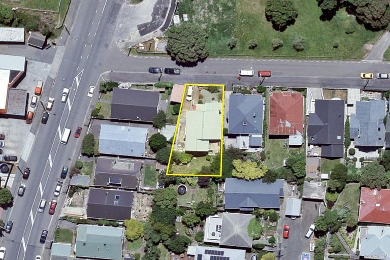 Photo of property in 1 Dover Street, Island Bay, Wellington, 6023