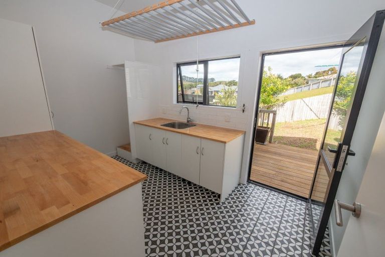 Photo of property in 5 Frangipani Street, Cable Bay, 0420