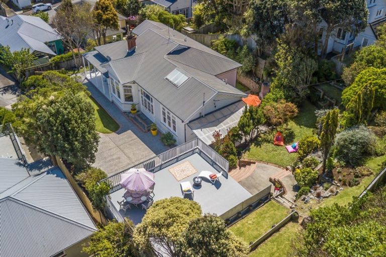 Photo of property in 23a Clyde Street, Island Bay, Wellington, 6023