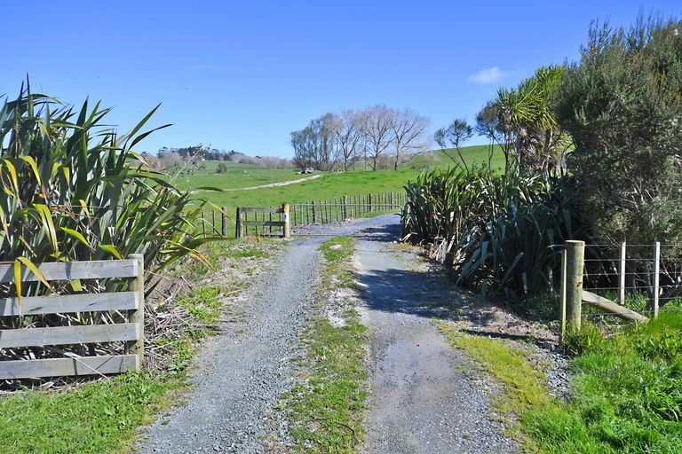 Photo of property in 533 Settlement Road, Kaiwaka, 0573