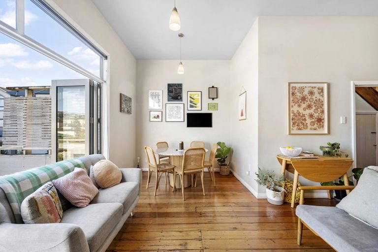 Photo of property in 100 Austin Street, Mount Victoria, Wellington, 6011