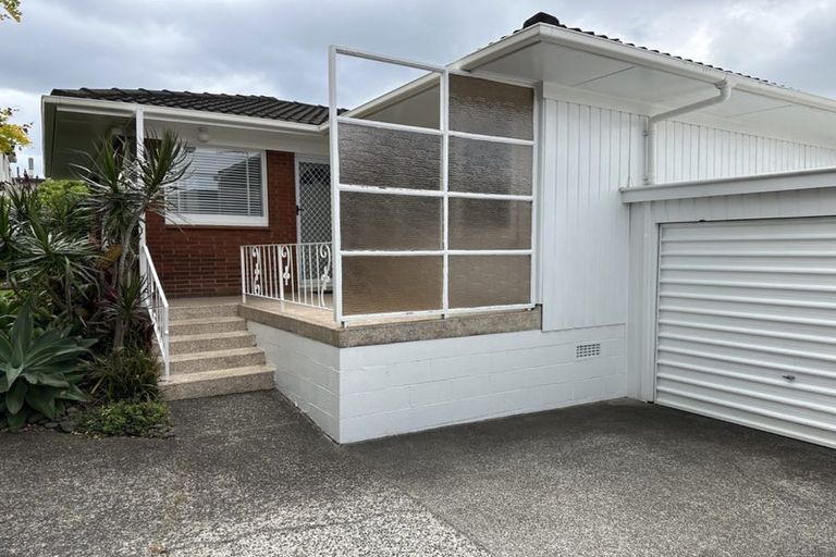 Photo of property in 3/2 Tobruk Crescent, Milford, Auckland, 0620